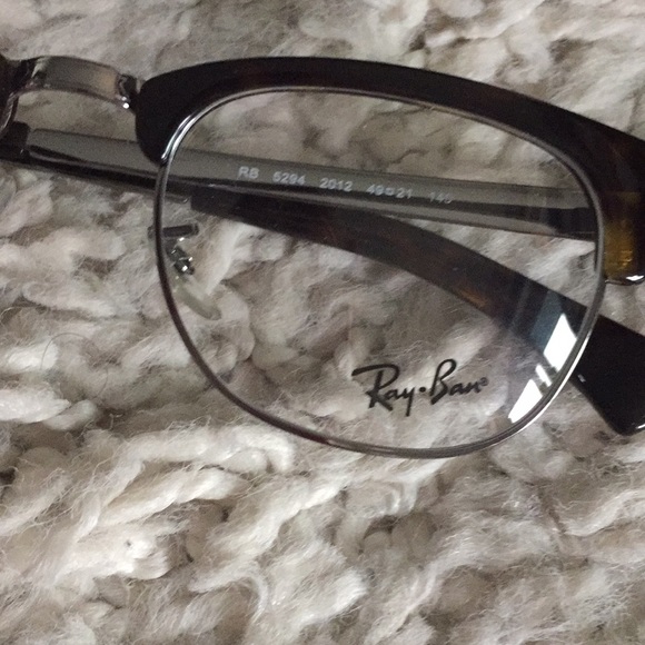 Brand New Ray Ban clubmaster glasses - Picture 3 of 4